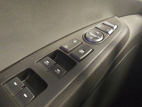 Used 2020 Hyundai Ioniq Limited FWD image 27