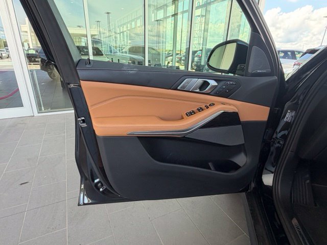 Used 2026 BMW X7 xDrive40i w/ M Sport Package AWD/4WD image 11