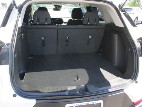 Used 2024 Chevrolet TrailBlazer LT w/ LT Cold Weather Package FWD image 10