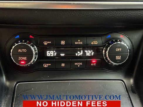 Used 2018 Mercedes-Benz GLA 250 4MATIC image 40