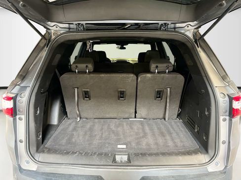 Used 2021 Chevrolet Traverse LS AWD/4WD image 24
