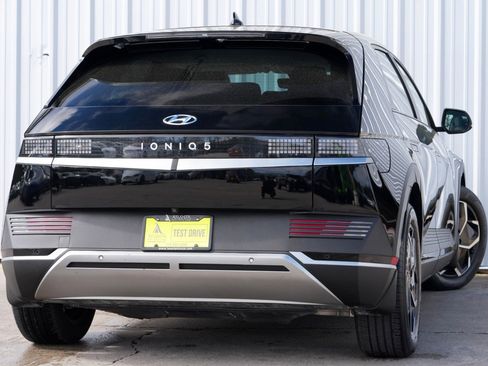 Used 2023 Hyundai Ioniq 5 SEL image 4