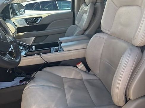 Used 2021 Lincoln Navigator Reserve w/ Luxury Package AWD/4WD image 4