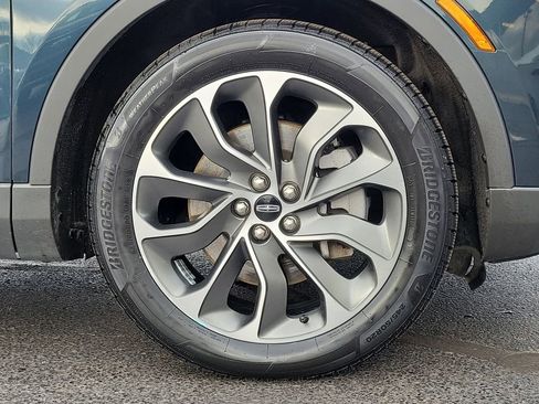 Certified 2022 Lincoln Nautilus Reserve image 9