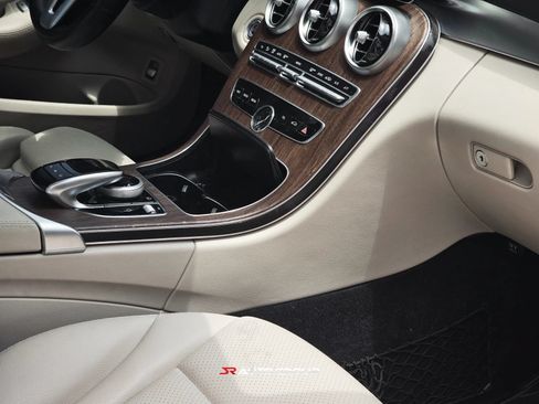 Used 2019 Mercedes-Benz C 300 4MATIC Sedan image 21