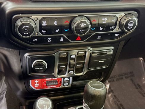 Used 2020 Jeep Gladiator Rubicon image 10