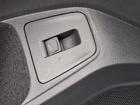 Certified 2024 Volkswagen Tiguan Wolfsburg Edition image 28