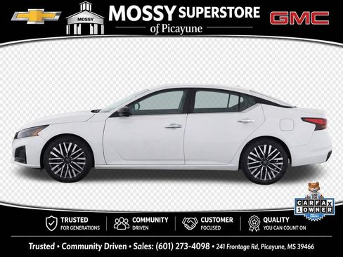 Used 2024 Nissan Altima 2.5 SV FWD image 8