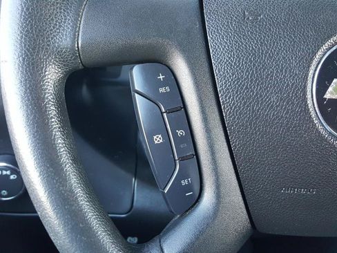 Used 2022 Chevrolet Express 2500 w/ Driver Convenience Package RWD image 17