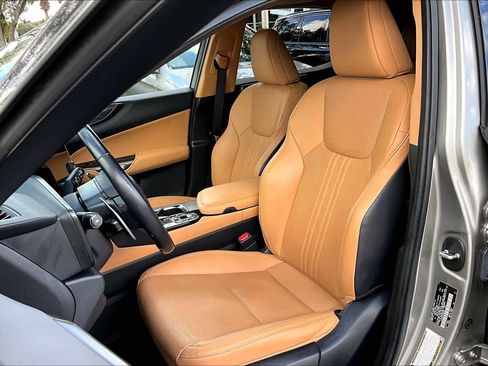 Used 2022 Lexus NX 350h Premium image 8