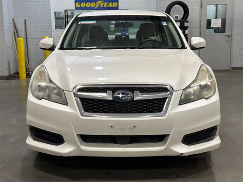 Used 2014 Subaru Legacy 2.5i Premium image 2