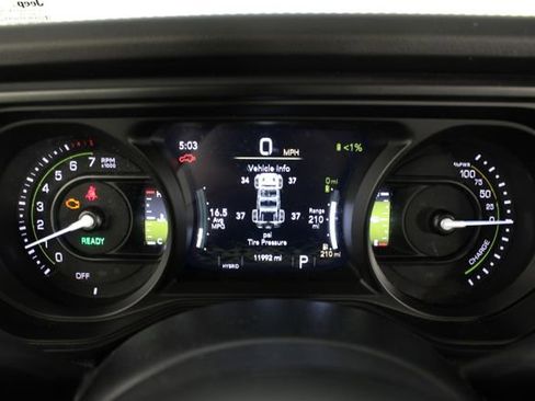 Used 2025 Jeep Wrangler Unlimited Rubicon 4xe w/ Convenience Group AWD/4WD image 11