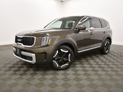 Certified 2025 Kia Telluride EX X-Line AWD/4WD image 2
