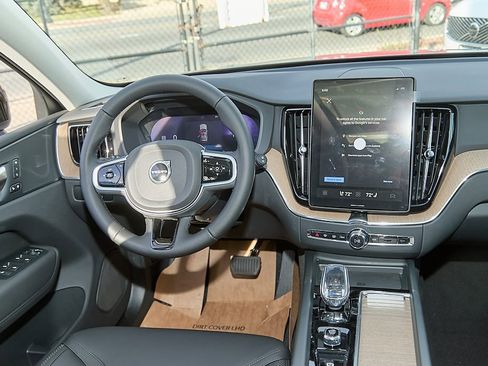 New 2026 Volvo XC60 B5 Plus w/ Protection Package Premier image 23