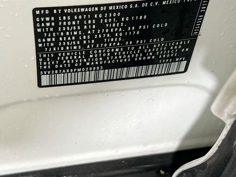 Used 2023 Volkswagen Tiguan SE image 30