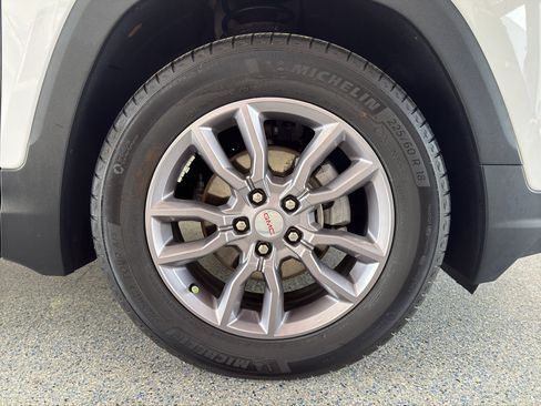 Used 2023 GMC Terrain SLT w/ LPO, Floor Liner Package FWD image 32