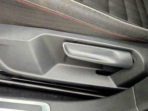 Used 2019 Volkswagen Jetta GLI FWD image 11