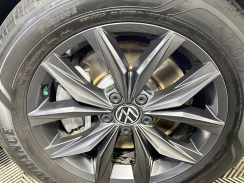 Used 2023 Volkswagen Tiguan SE FWD image 14