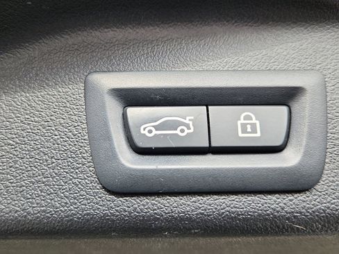 Used 2021 BMW X5 xDrive40i w/ M Sport Package image 28