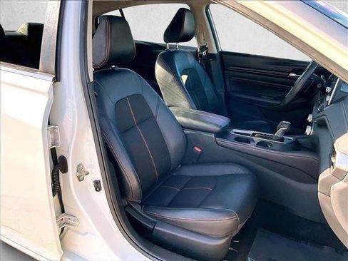 Used 2020 Nissan Altima 2.5 SR w/ Premium Package image 9