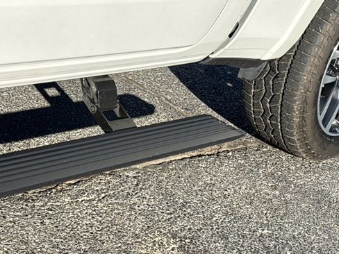 Used 2025 RAM 1500 Limited w/ Off Road Group image 15