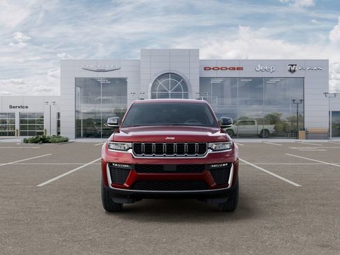 New 2026 Jeep Grand Cherokee Limited RWD image 6