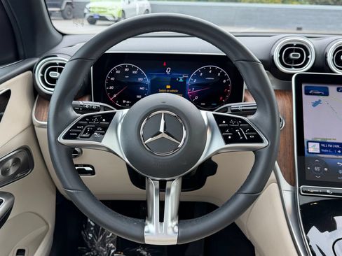 Used 2026 Mercedes-Benz GLC 300 4MATIC image 22