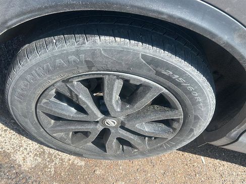 Used 2020 Nissan Rogue Sport SV w/ Technology Package image 4