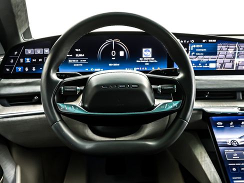Used 2022 Lucid Air Dream Edition image 17
