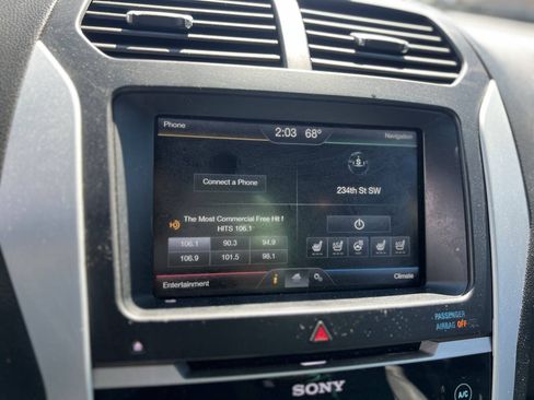 Used 2015 Ford Explorer Limited w/ Equipment Group 301A AWD/4WD image 13
