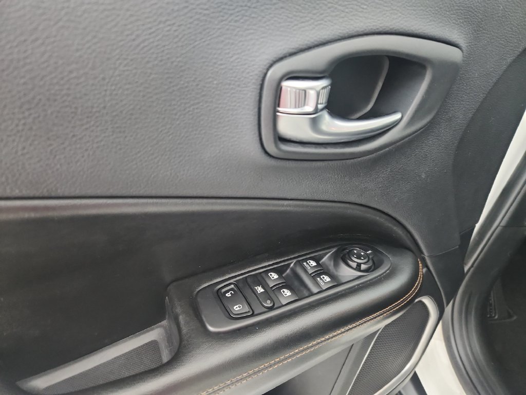 Used 2021 Jeep Compass Limited AWD/4WD image 23