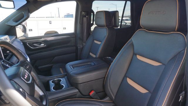 Used 2024 GMC Yukon AT4 w/ Technology Package AWD/4WD image 11
