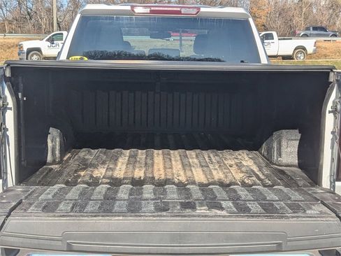 Used 2019 GMC Sierra 1500 SLT image 31