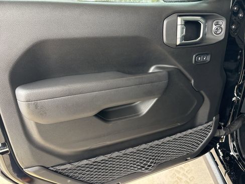 New 2025 Jeep Gladiator Willys image 9