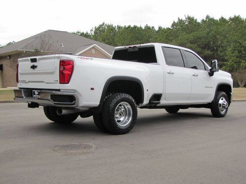 Used 2022 Chevrolet Silverado 3500 LTZ w/ LTZ Convenience Package image 6