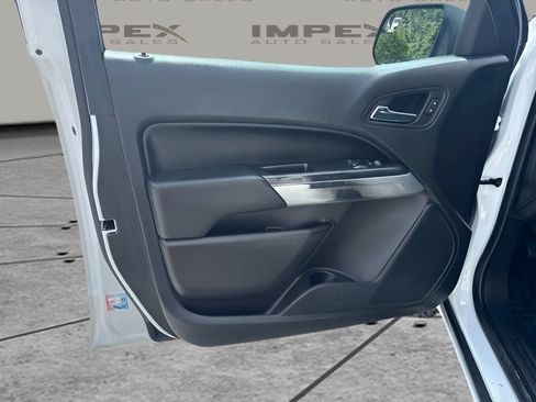 Used 2022 Chevrolet Colorado LT w/ Fleet Safety Package RWD image 18