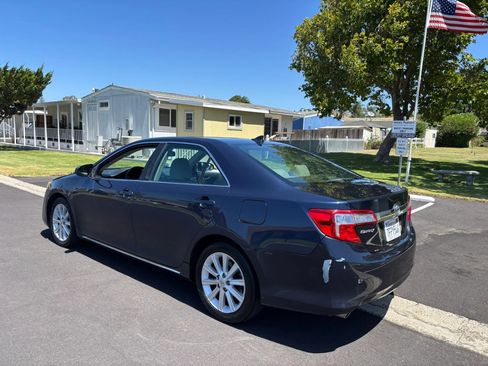 Used 2014 Toyota Camry XLE FWD image 11