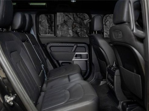 Used 2022 Land Rover Defender 110 S image 18