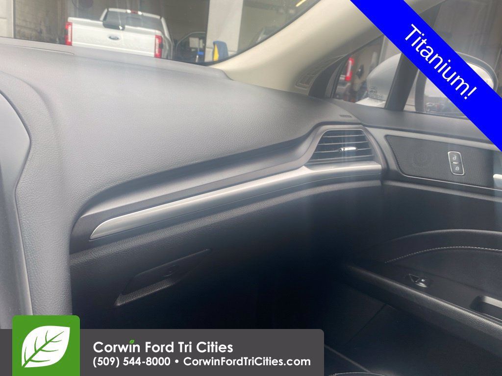 Used 2019 Ford Fusion Titanium AWD/4WD image 13