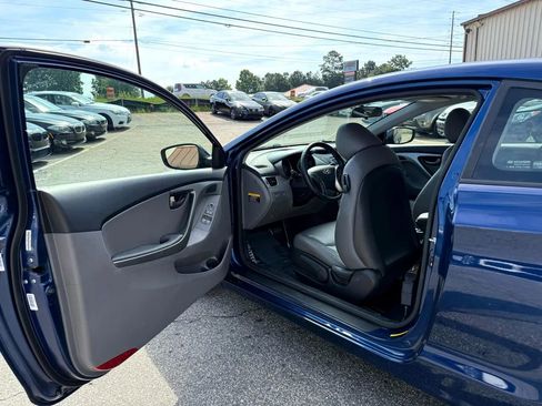 Used 2013 Hyundai Elantra SE image 20
