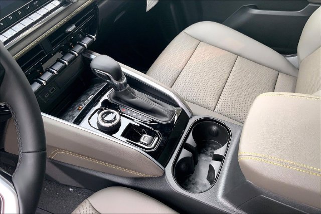 New 2026 Chevrolet Colorado ZR2 w/ ZR2 Bison Edition AWD/4WD image 8