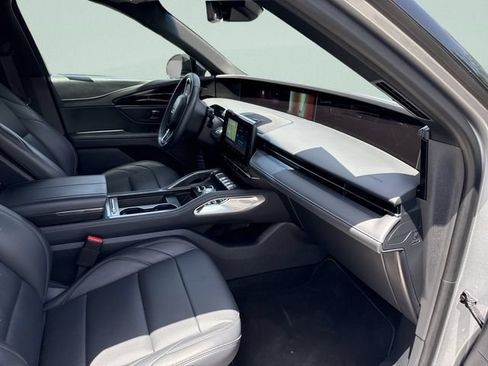Certified 2024 Lincoln Nautilus Premier w/ Jet Appearance Package AWD/4WD image 22