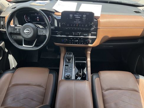 Certified 2024 Nissan Pathfinder Platinum AWD/4WD image 2