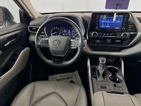 Used 2021 Toyota Highlander XLE image 26
