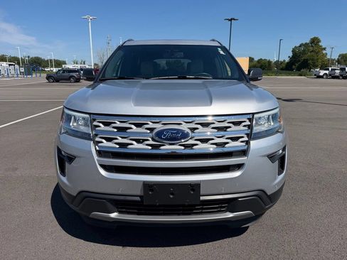 Used 2019 Ford Explorer XLT w/ Equipment Group 202A AWD/4WD image 2