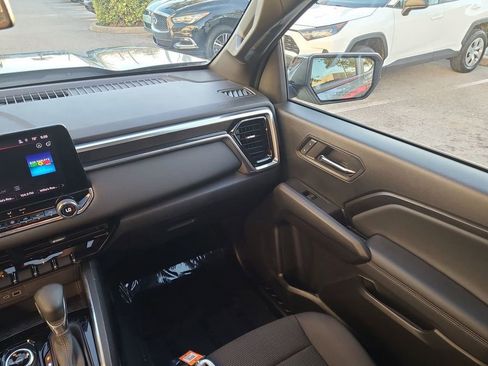 Used 2024 GMC Canyon Elevation w/ Convenience Package image 3