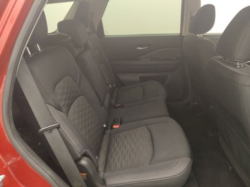 Used 2022 Nissan Pathfinder SV FWD image 19