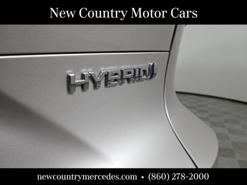 Used 2021 Toyota Venza LE AWD/4WD image 8