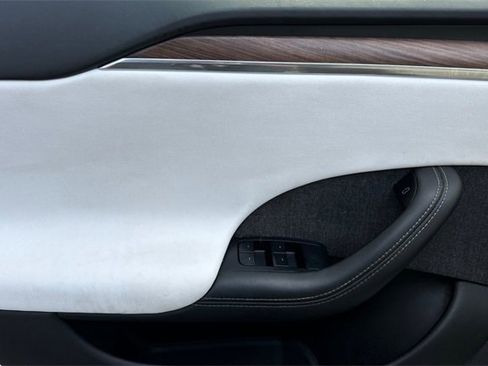Used 2022 Tesla Model S image 13