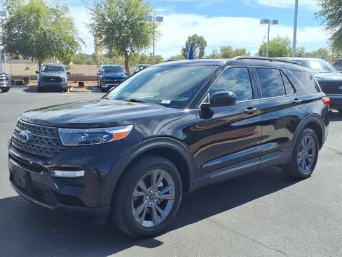 Certified 2022 Ford Explorer XLT w/ Equipment Group 202A image 8